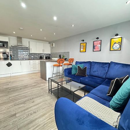 Rnm - Business Professionals Stay, Walsall City Centre, 2 Bedroom With Ensuite And Bathroom, Entire Place, Kitchen & Washroom With Amenities, Smart Tv, Easy Access, Fast Wifi, Parking Nearby, Great Transport Links Exterior photo